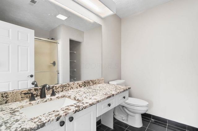 2460 Buckeye Grove, Grove City, OH 43123