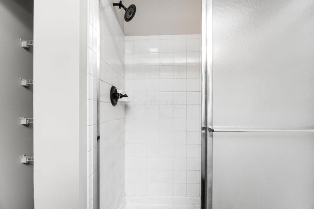 2460 Buckeye Grove, Grove City, OH 43123