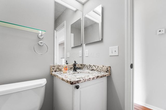 2460 Buckeye Grove, Grove City, OH 43123