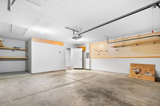 2460 Buckeye Grove, Grove City, OH 43123