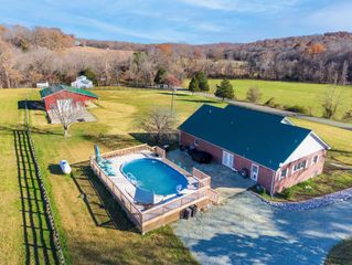 1910 Cedar Creek Rd, Vanleer, TN 37181