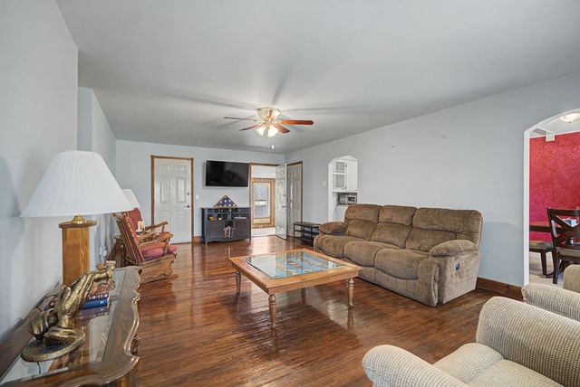 806 Dahlia Dr, Lebanon, TN 37087