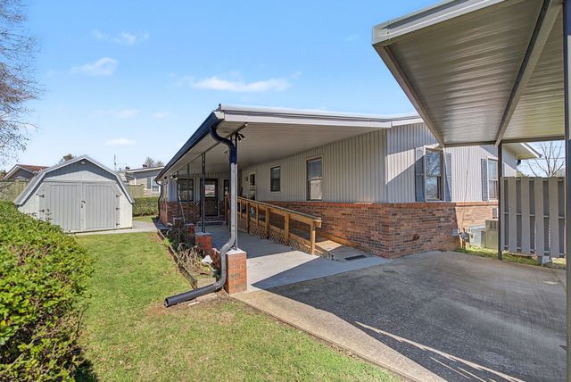 806 Dahlia Dr, Lebanon, TN 37087