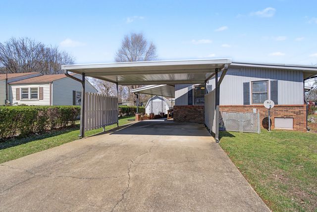 806 Dahlia Dr, Lebanon, TN 37087