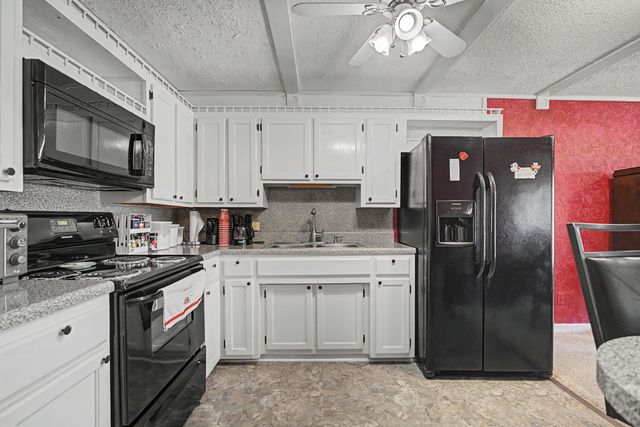 806 Dahlia Dr, Lebanon, TN 37087