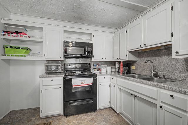 806 Dahlia Dr, Lebanon, TN 37087