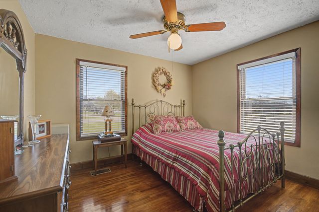 806 Dahlia Dr, Lebanon, TN 37087