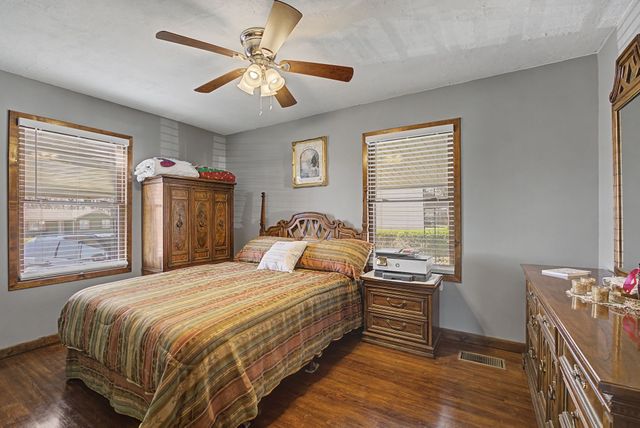 806 Dahlia Dr, Lebanon, TN 37087