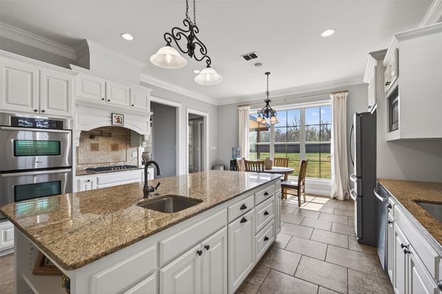 9422 Milbank, Shreveport, LA 71115