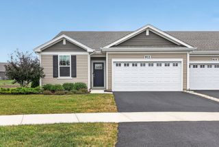 912 Homerton Boulevard, North Aurora, IL 60542