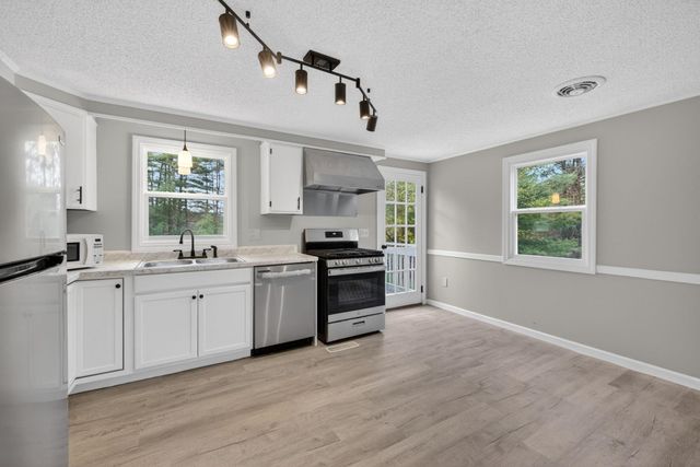 12 N Mason Road, Brookline, NH 03033
