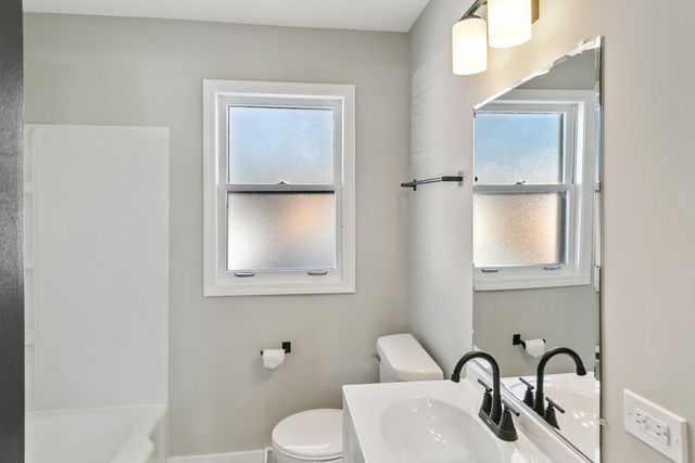 752 E 164th Street, South Holland, IL 60473