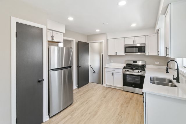 752 E 164th Street, South Holland, IL 60473