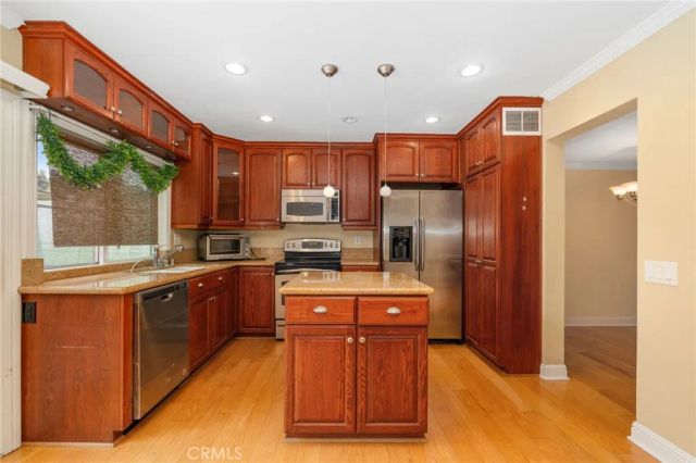 9850 Via Sonoma, Cypress, CA 90630