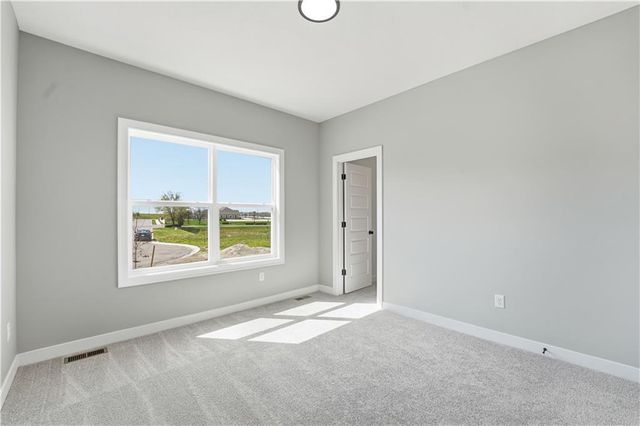 509 SW Newport Drive, Blue Springs, MO 64014