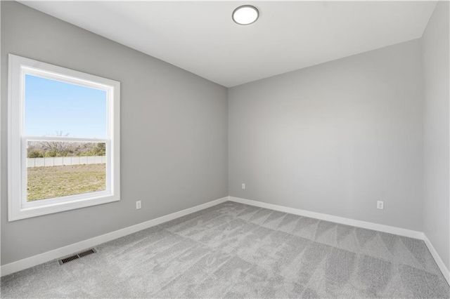 509 SW Newport Drive, Blue Springs, MO 64014
