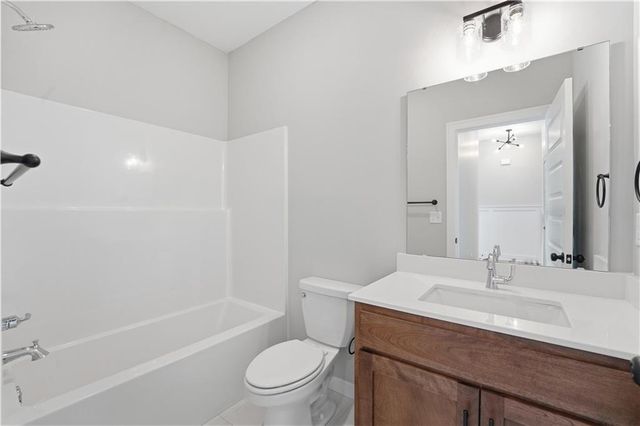 509 SW Newport Drive, Blue Springs, MO 64014