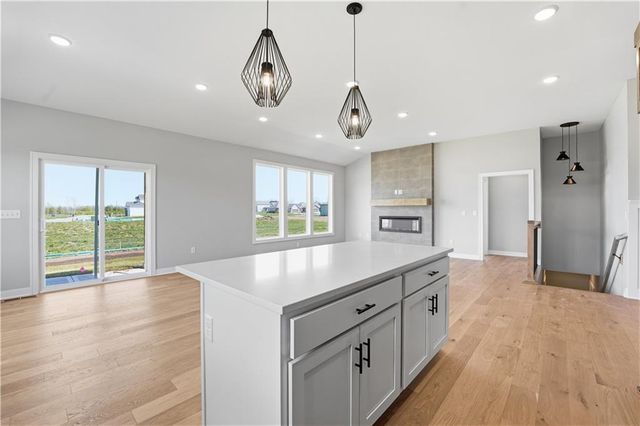 509 SW Newport Drive, Blue Springs, MO 64014