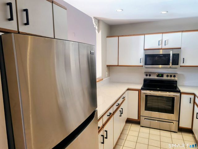 15 Perry Avenue A10, Norwalk, CT 06850