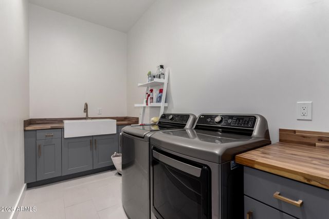2544 E Pierson Street, Phoenix, AZ 85016