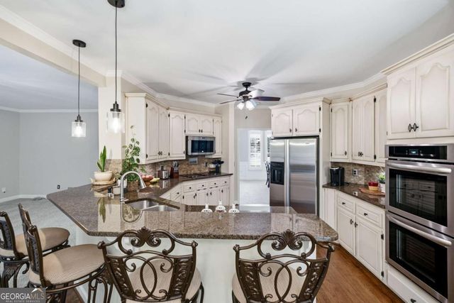 1053 Longwood Drive, Woodstock, GA 30189