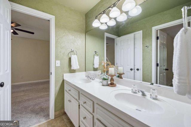 1053 Longwood Drive, Woodstock, GA 30189