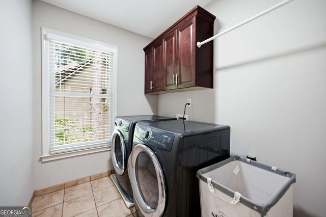 1053 Longwood Drive, Woodstock, GA 30189
