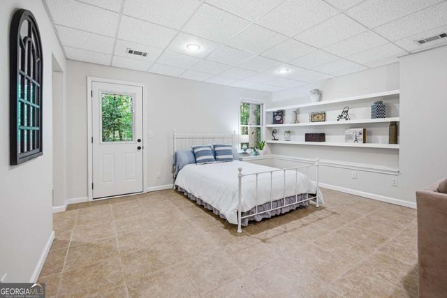 1053 Longwood Drive, Woodstock, GA 30189