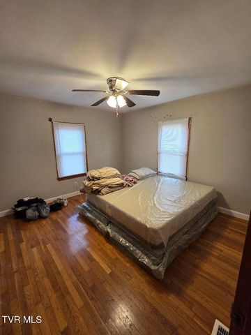 1162 Ridgecrest Avenue, Kingsport, TN 37665