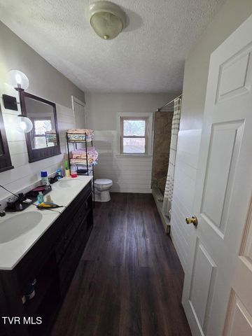 1162 Ridgecrest Avenue, Kingsport, TN 37665