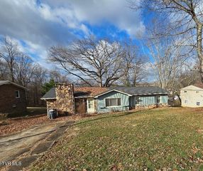 1162 Ridgecrest Avenue, Kingsport, TN 37665