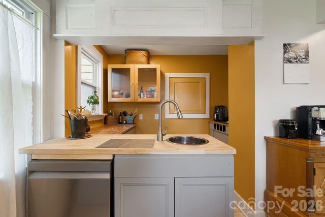 79 Walnut Street, Hot Springs, NC 28743