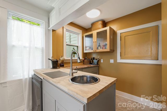 79 Walnut Street, Hot Springs, NC 28743