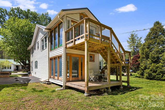 79 Walnut Street, Hot Springs, NC 28743