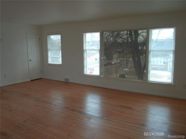 406 W Golden, Detroit, MI 48203