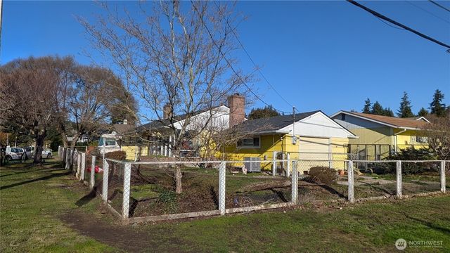 1701 51st Street NE, Tacoma, WA 98422