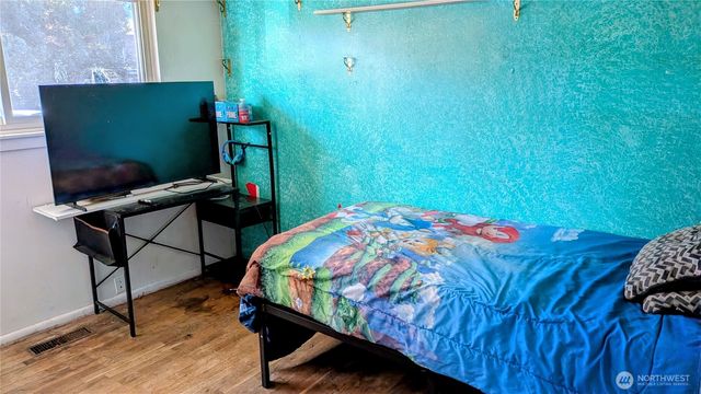 1701 51st Street NE, Tacoma, WA 98422