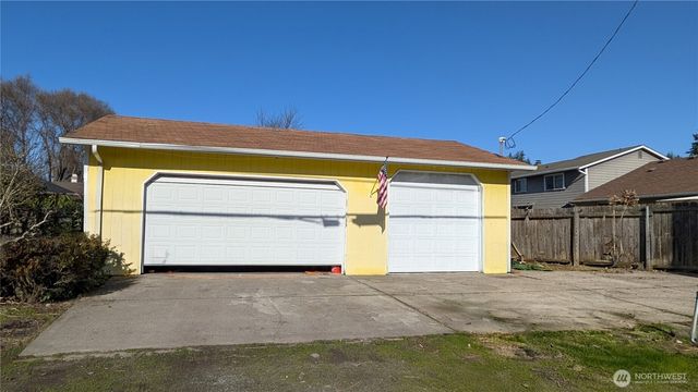 1701 51st Street NE, Tacoma, WA 98422