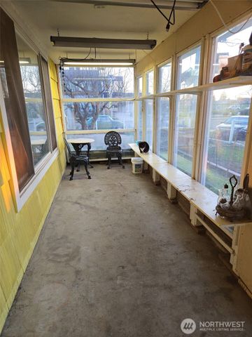 1701 51st Street NE, Tacoma, WA 98422