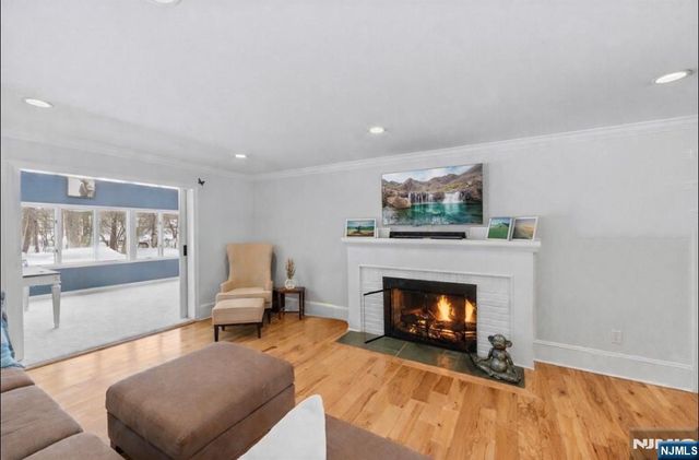 2 Overbrook Place, Hillsdale, NJ 07642