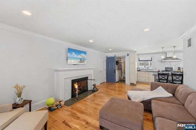 2 Overbrook Place, Hillsdale, NJ 07642