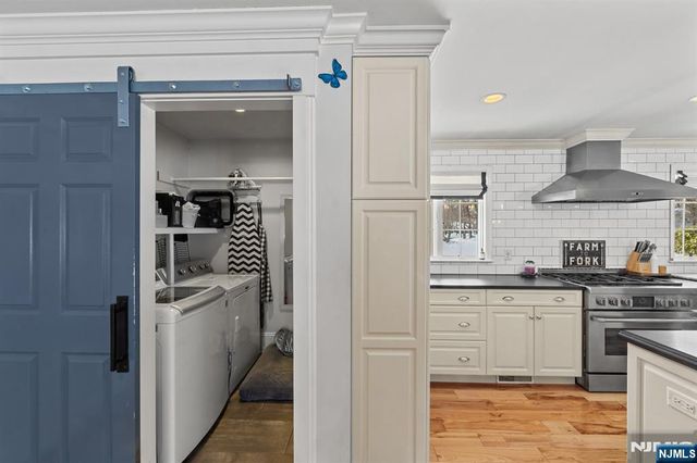 2 Overbrook Place, Hillsdale, NJ 07642