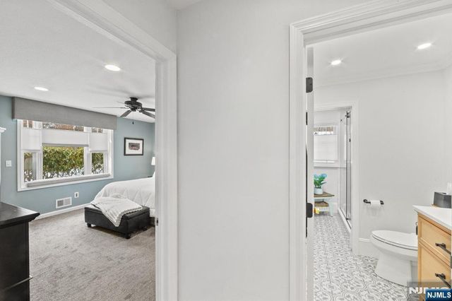 2 Overbrook Place, Hillsdale, NJ 07642