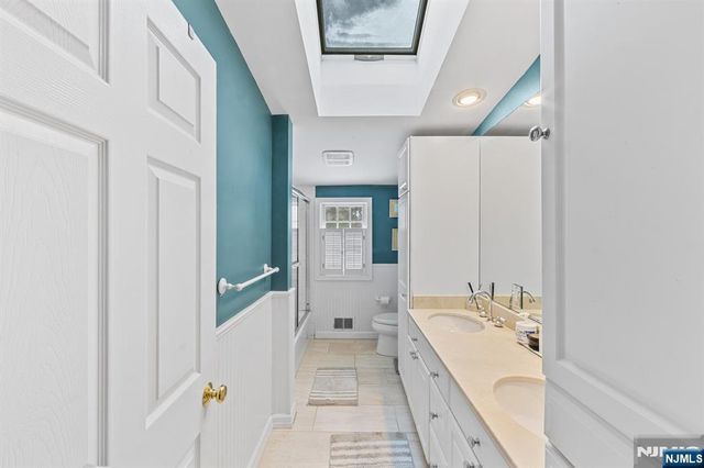 2 Overbrook Place, Hillsdale, NJ 07642