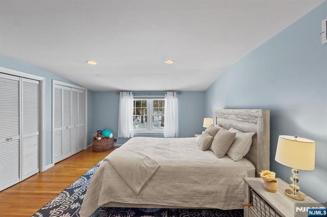 2 Overbrook Place, Hillsdale, NJ 07642