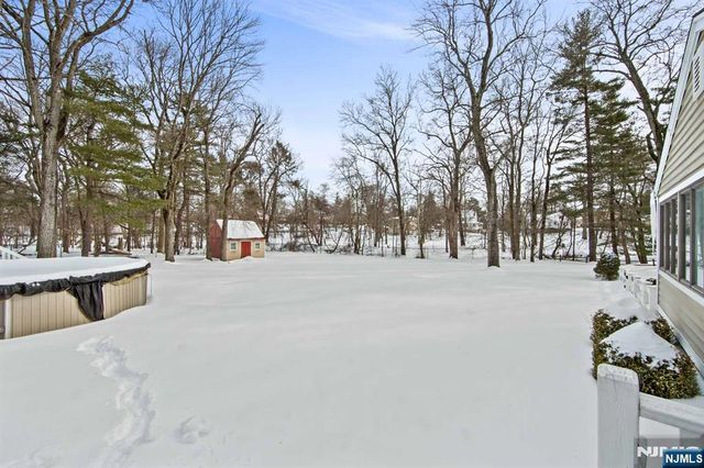 2 Overbrook Place, Hillsdale, NJ 07642