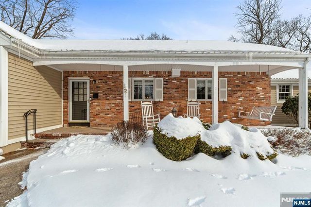 2 Overbrook Place, Hillsdale, NJ 07642