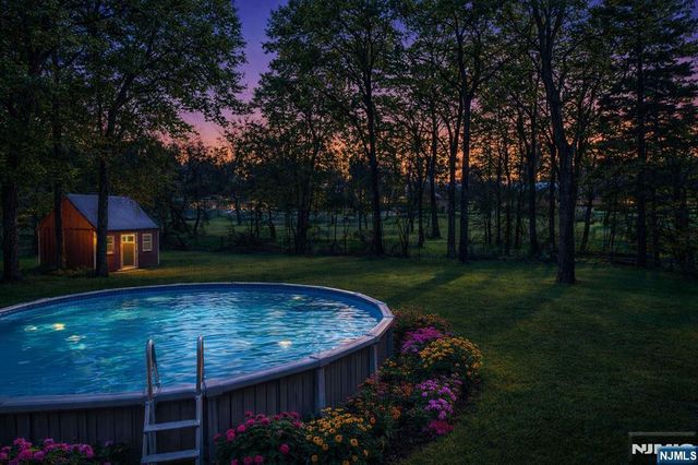 2 Overbrook Place, Hillsdale, NJ 07642