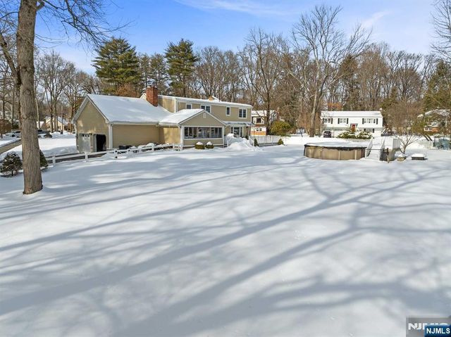 2 Overbrook Place, Hillsdale, NJ 07642