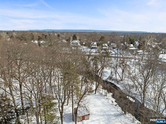 2 Overbrook Place, Hillsdale, NJ 07642